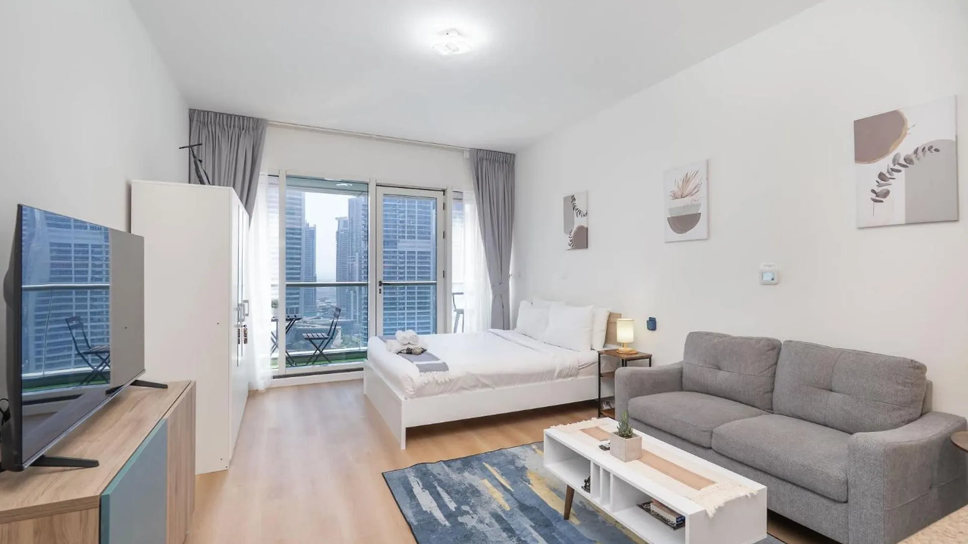 Chic Studio Unit Sleeps 2 With Stunning Lake Views Dubai United Arab Emirates
