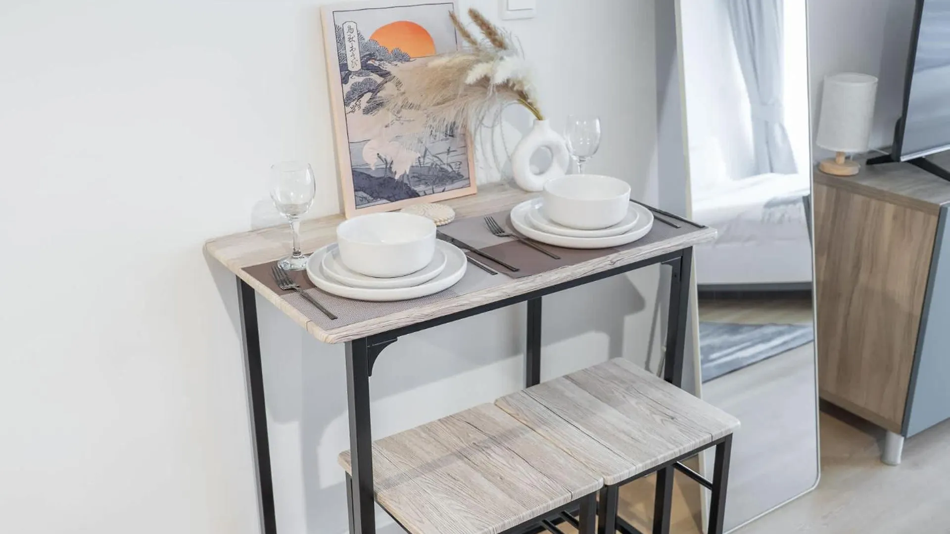 Chic Studio Unit Sleeps 2 With Stunning Lake Views Dubai 0*,  United Arab Emirates